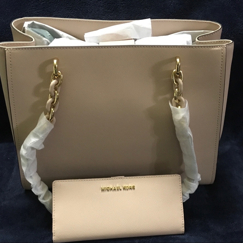 💥FINAL OFFER💥Michael Kors Sofia tote w/Wallet - Picture 2 of 6